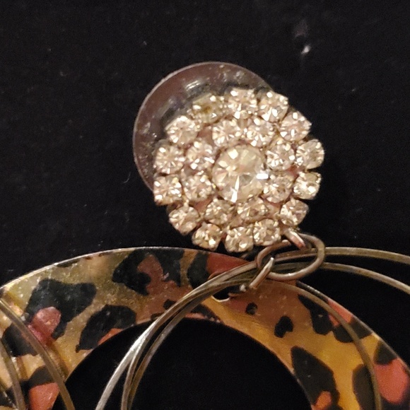 Guess Cheetah Print Crystal Earrings - Picture 3 of 5